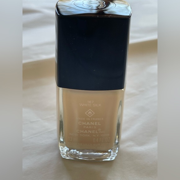 Chanel LE VERNIS nail polish 167 - WHITE SILK - Picture 5 of 9